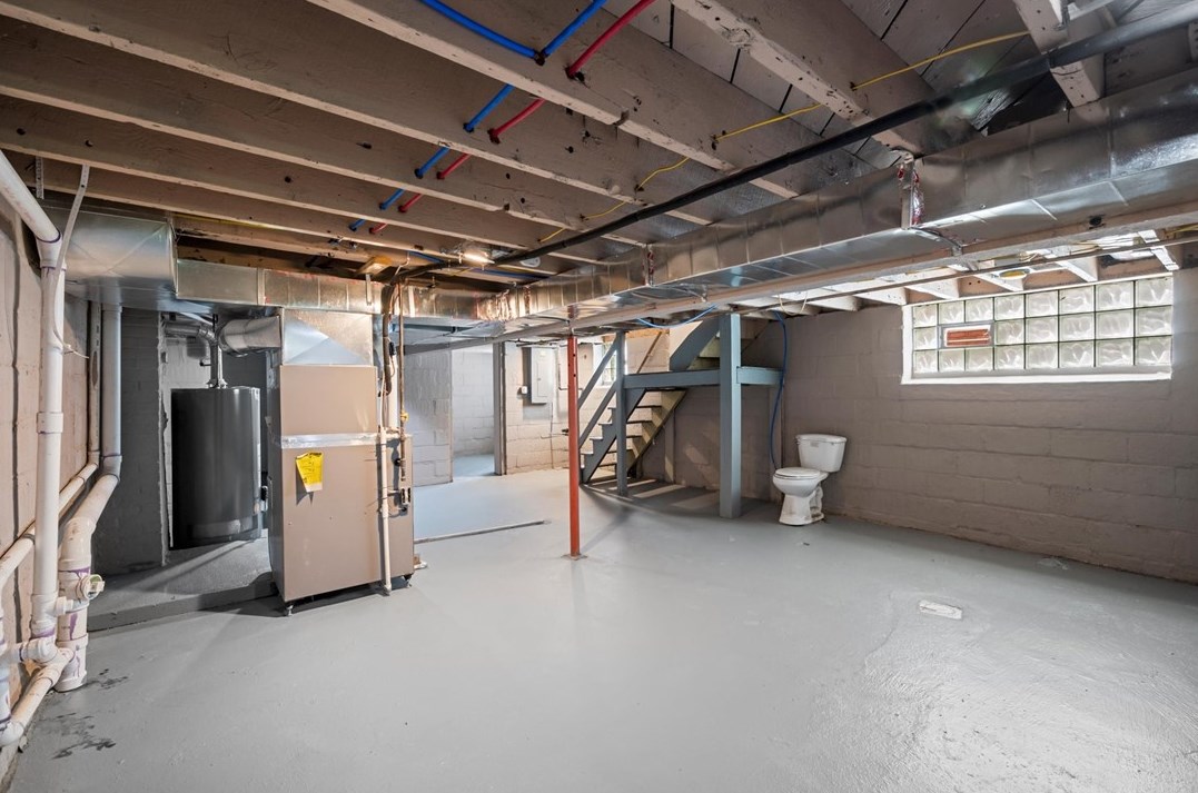 317 Anthony St, Pittsburgh PA 15210-2242 exterior