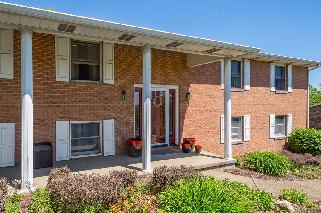 1150 Lucia Dr, Canonsburg, PA 15317