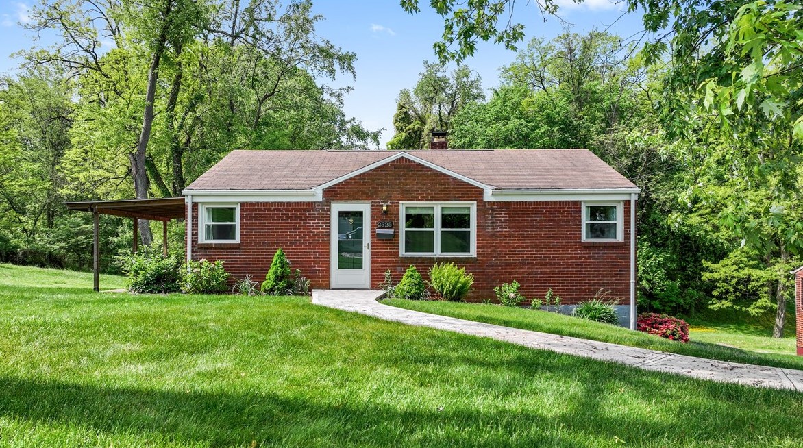 2525 Sylvania Dr, Bethel Park, PA 15102-1740