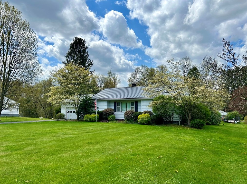 23 Paxton Rd, Sandy Lake, PA 16145