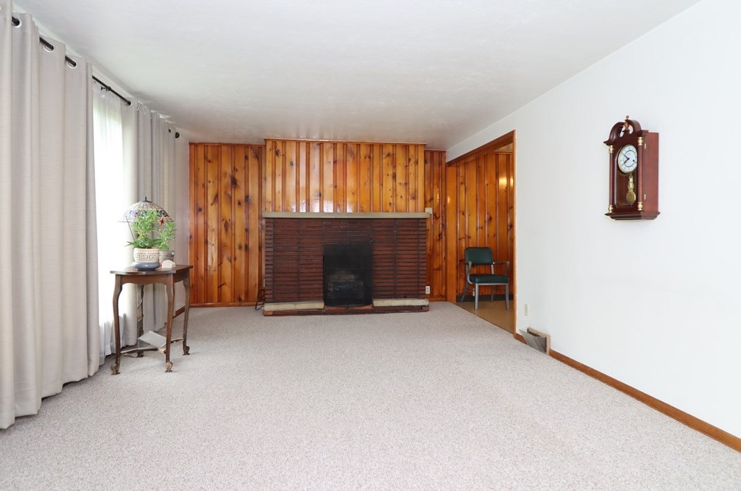 101 Shanahan Rd, Butler, PA 16001-1317