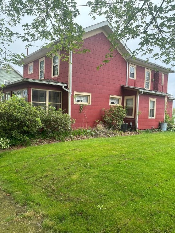 34 North St, Hermitage, PA 16159