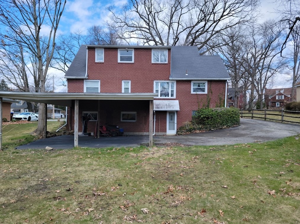 1915 Shady Dr, Hermitage, PA 16121-1344