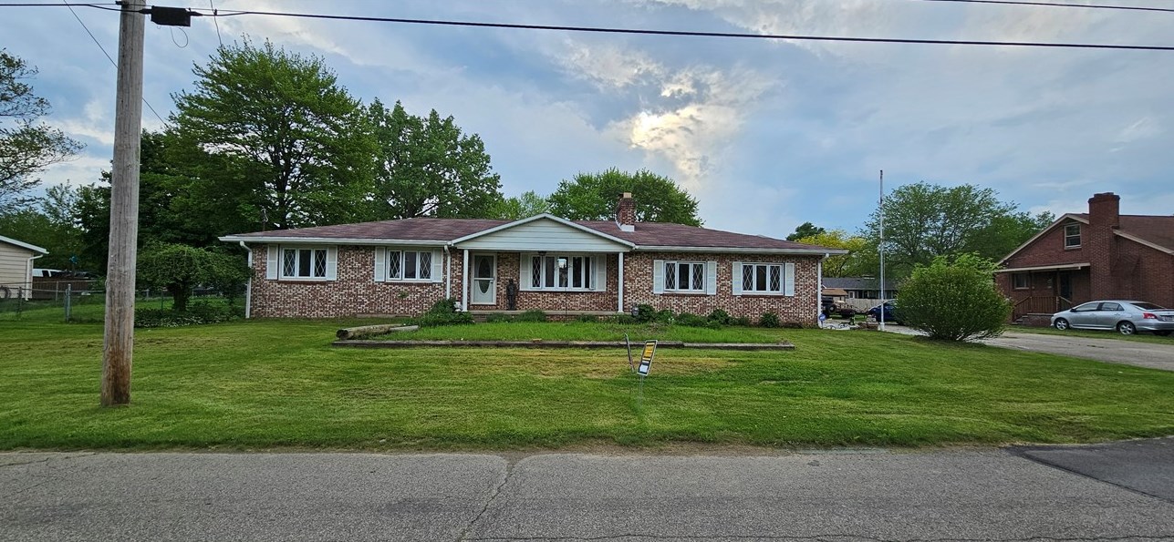 15 Elm St, Bessemer, PA 16112-9639