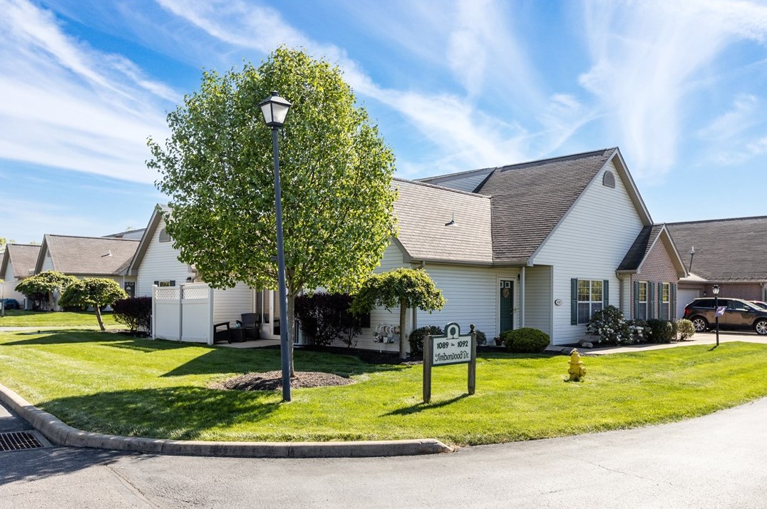 1089 Timberwood Dr, Beaver Falls, PA 15010-1613