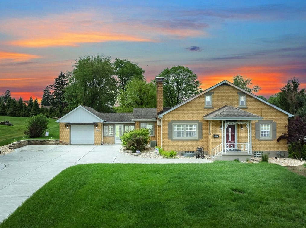 497 Sandra Dr, Trafford, PA 15085