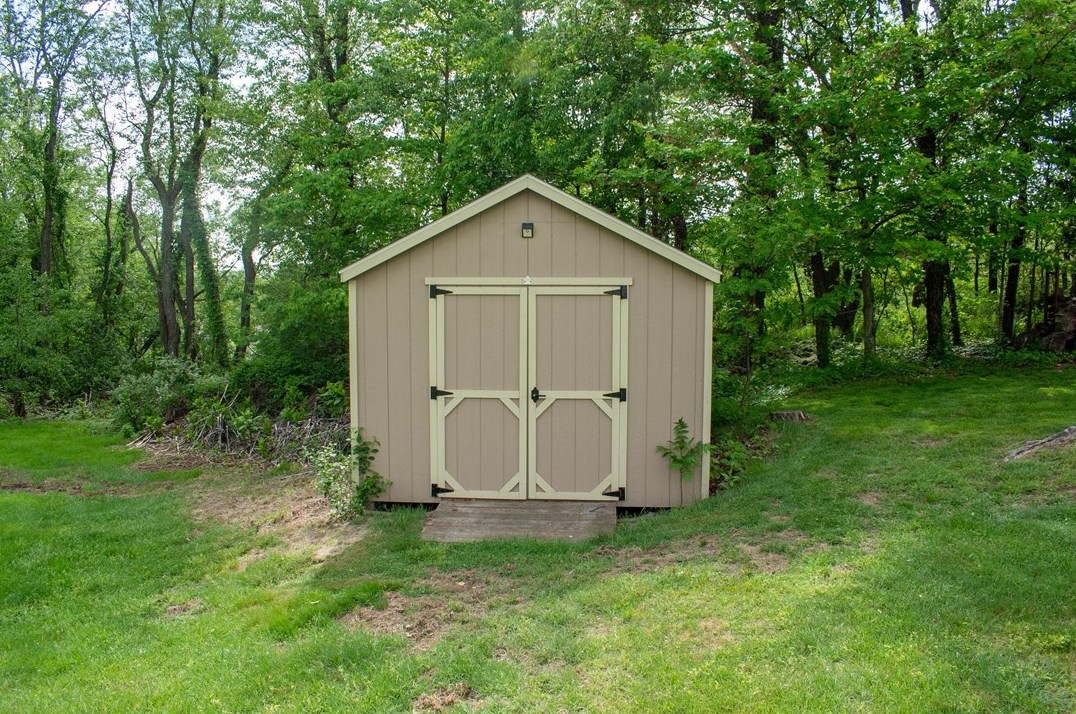 1348 Bechtel St, Monaca PA 15061-1112 exterior