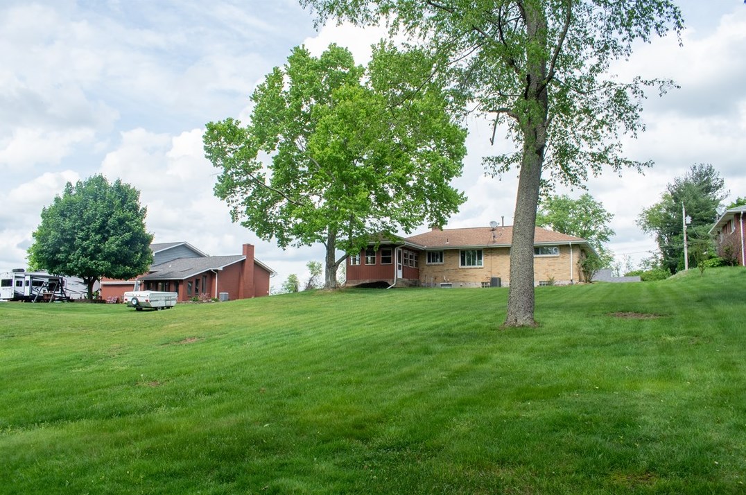 1348 Bechtel St, Monaca PA 15061-1112 exterior