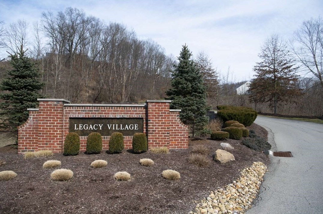 128 Brighton Dr, Sewickley, PA 15143