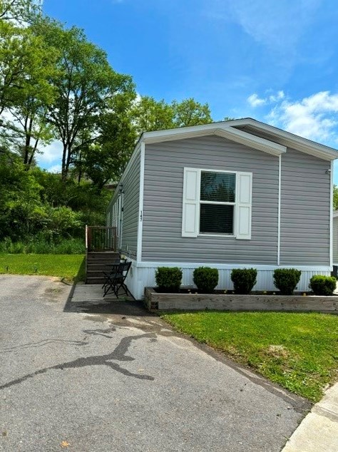 147 Castle Rd, Washington PA 15301-6008 exterior