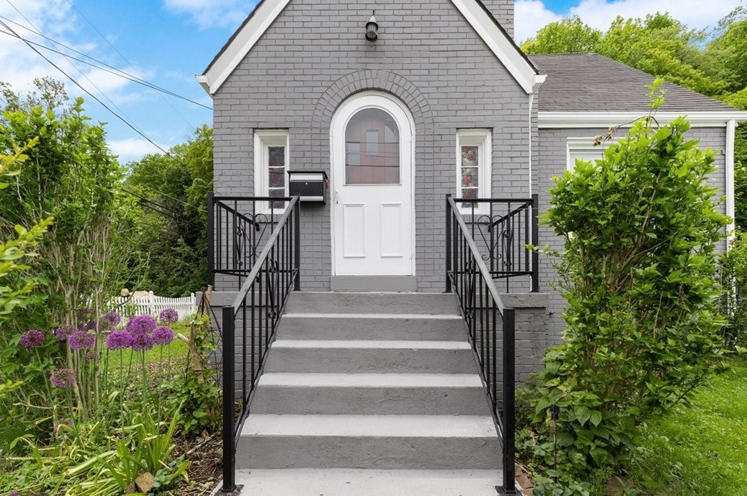 61 Spring St, Pittsburgh, PA 15223-1953