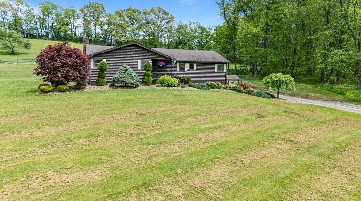 222 Election House Rd, Butler, PA 16001