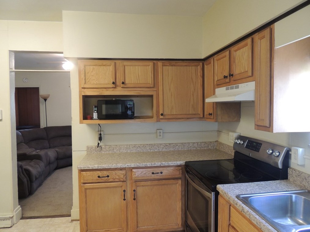 206 Meadowview Dr, Latrobe, PA 15650-5144