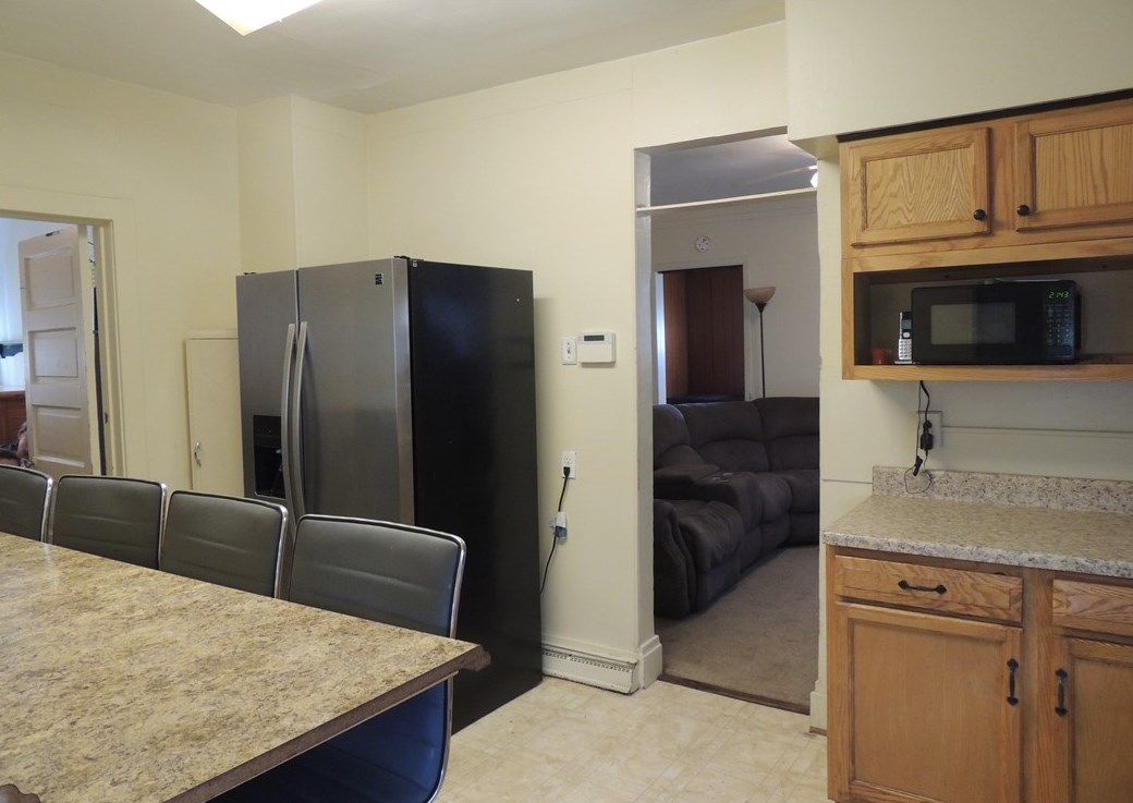 206 Meadowview Dr, Latrobe PA  15650-5144 exterior