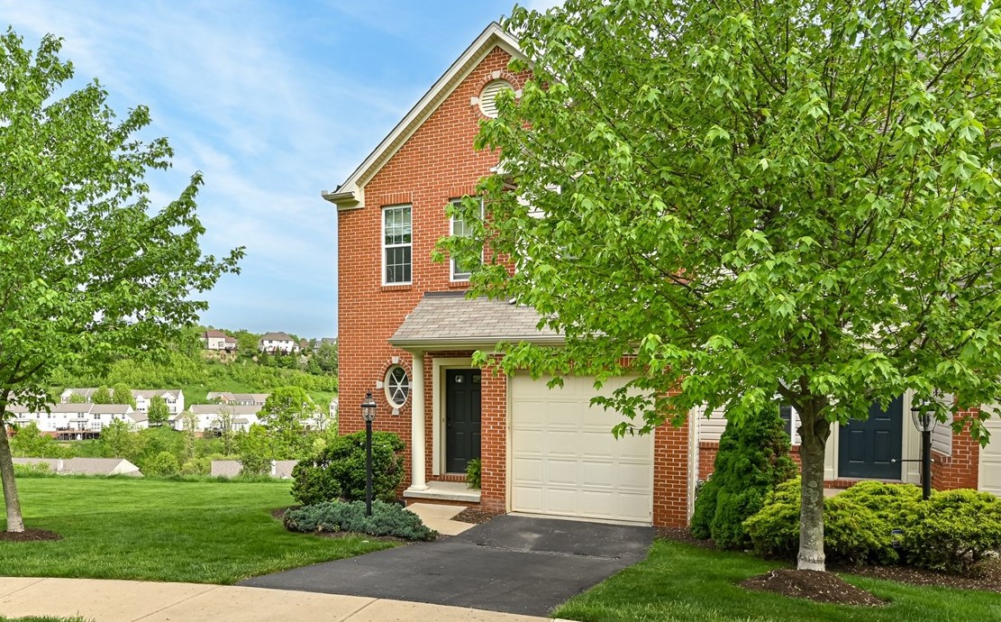 222 Southern Valley Ct, Seven Fields, PA 16046