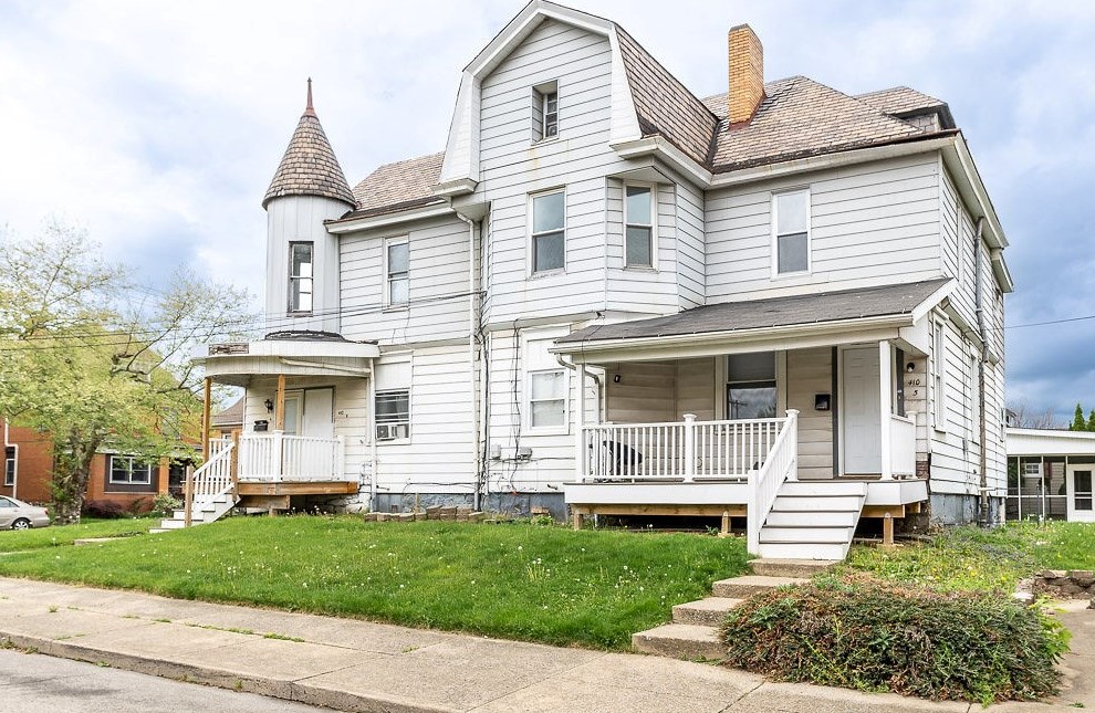 3302 5th Ave, Beaver Falls, PA 15010-3510