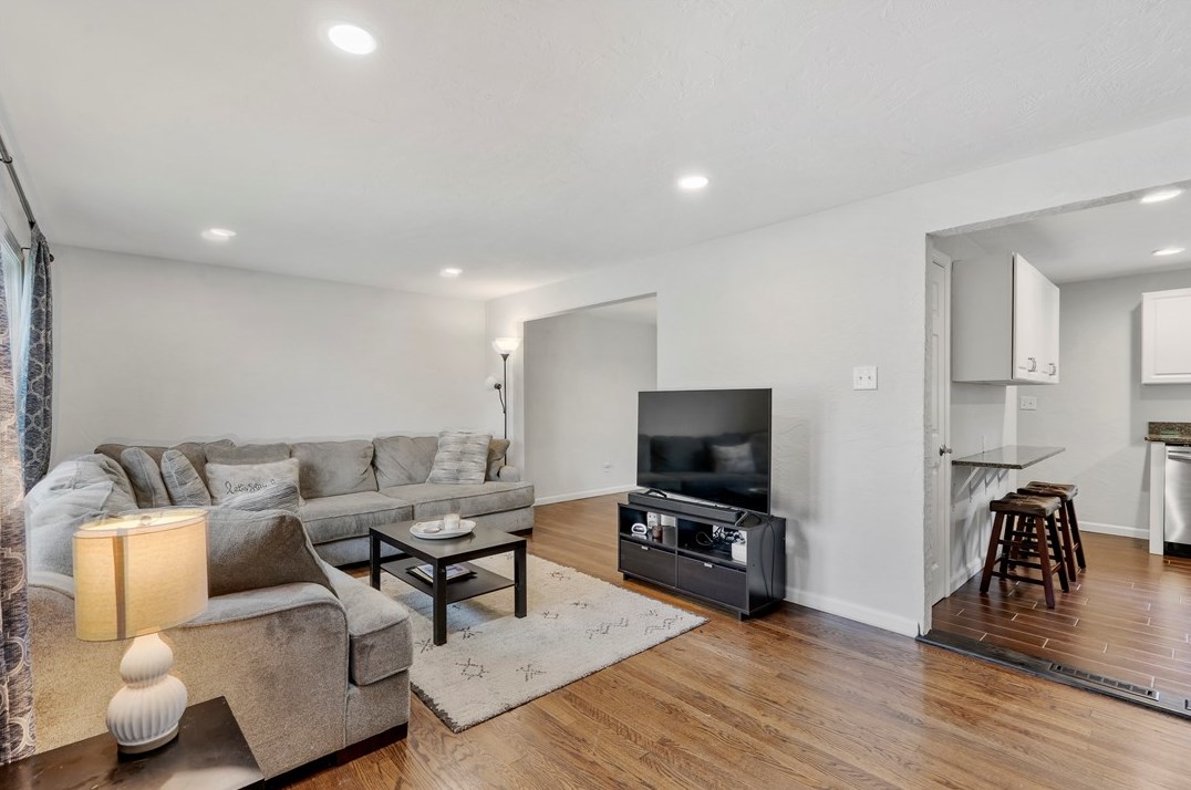 5815 Wilson Dr, Bethel Park, PA 15102-3341