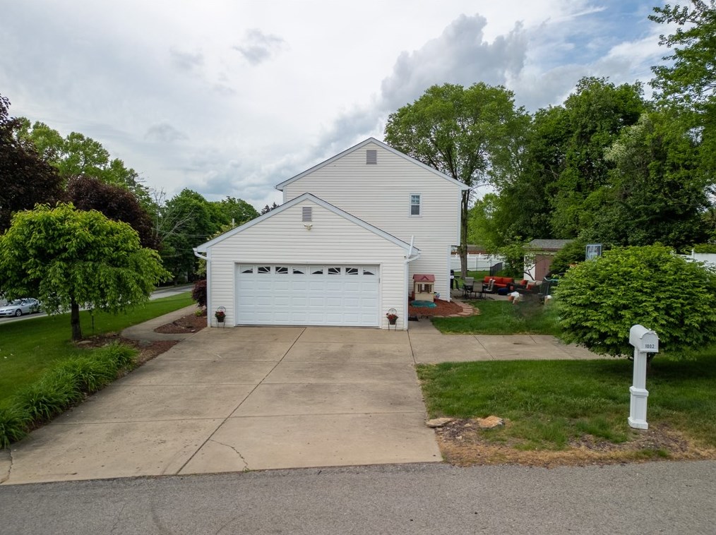 1002 Highland Ave, Beaver Falls, PA 15010