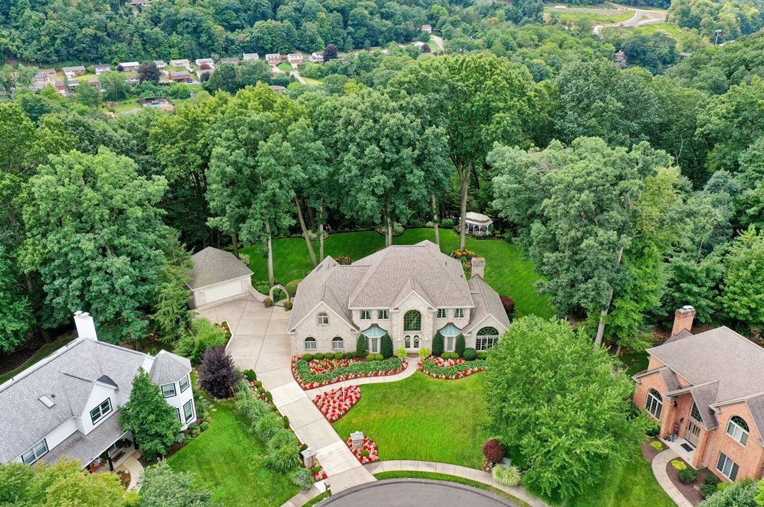 301 Kent Ct, Pittsburgh, PA 15237