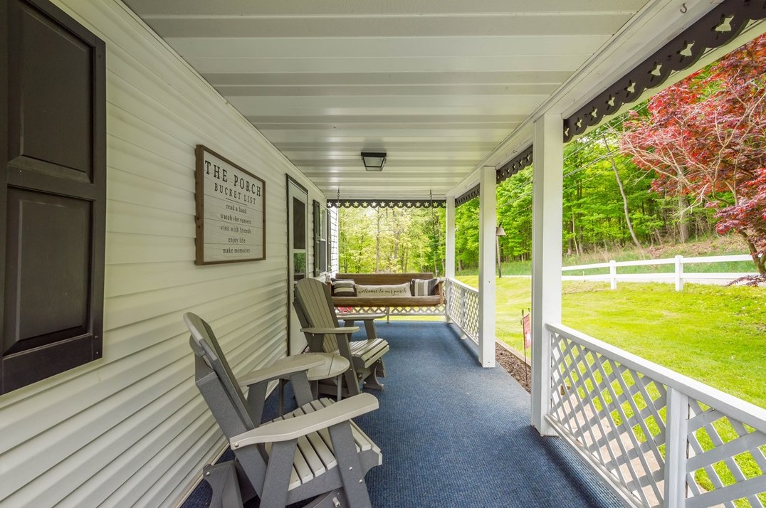 549 Buckingham Rd, Fredericktown, PA 15333