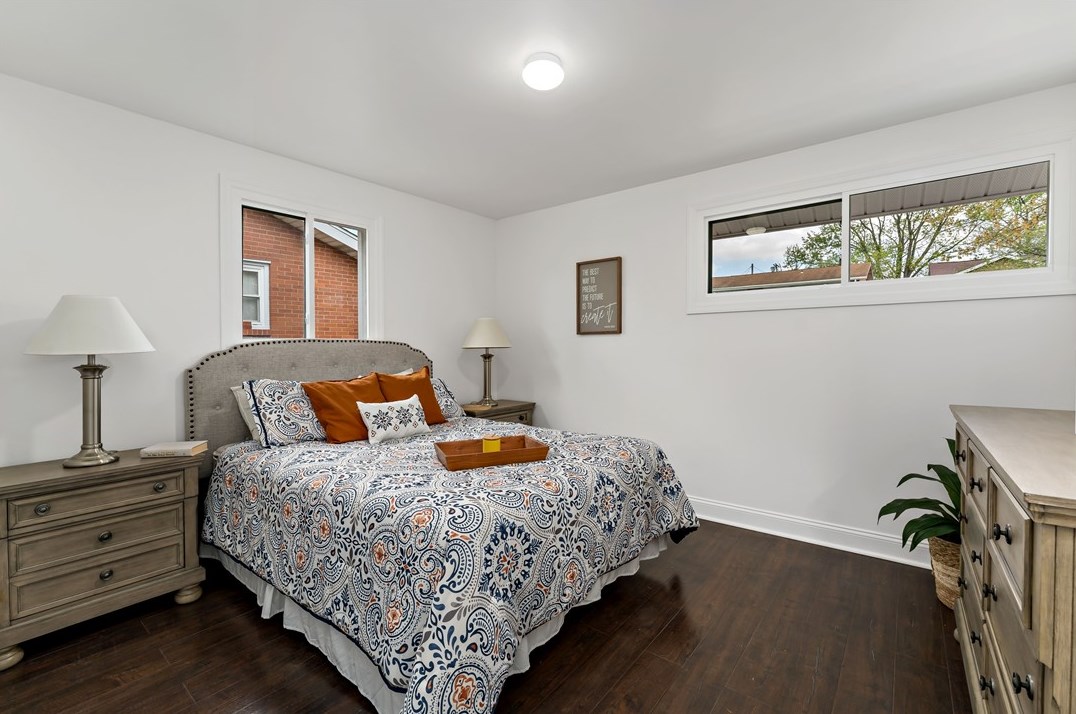 330 Cherrydell Dr, Pittsburgh PA 15220-1906 exterior