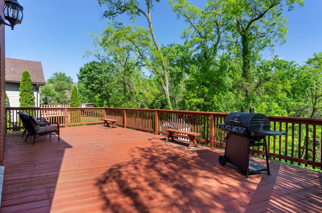 331 Gdn Rd, Pittsburgh PA 15227-3105 exterior