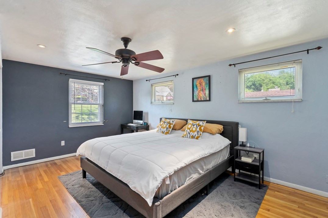 331 Gdn Rd, Pittsburgh PA 15227-3105 exterior