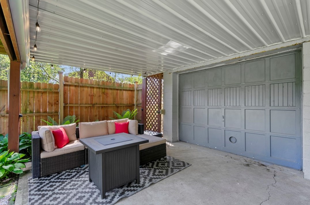 331 Gdn Rd, Pittsburgh PA 15227-3105 exterior