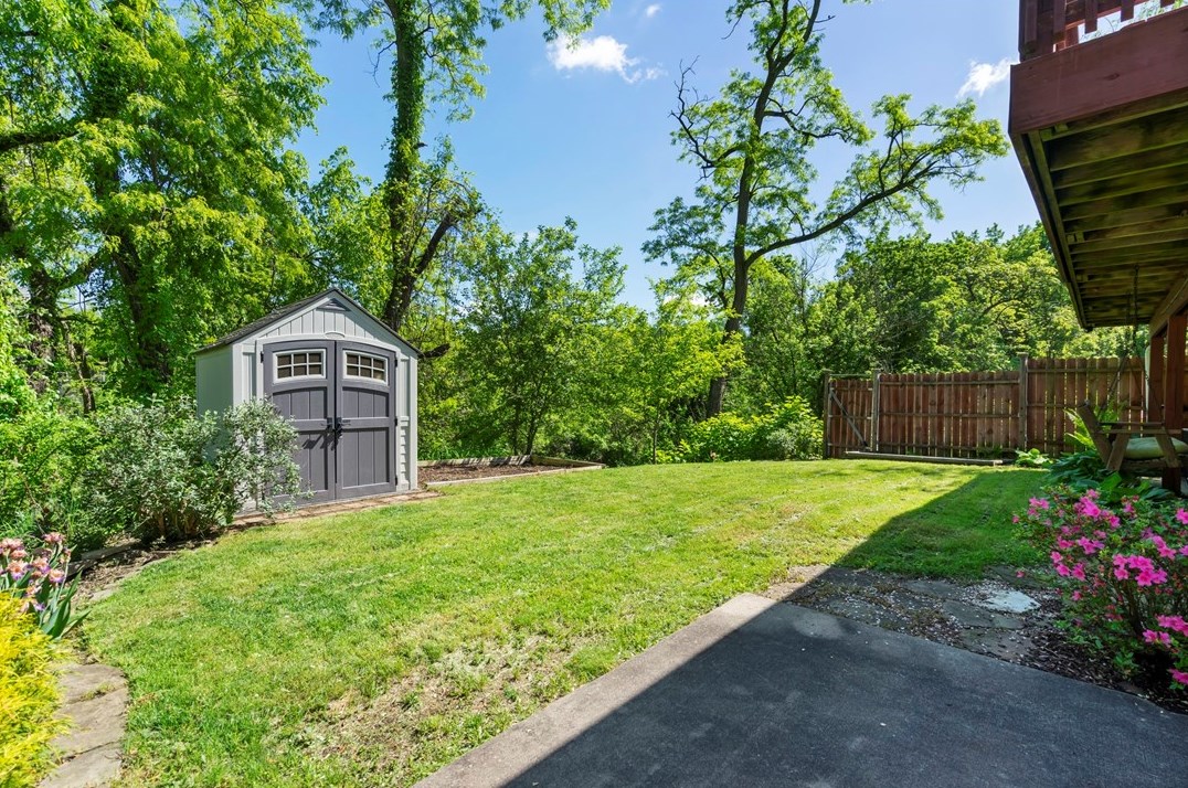 331 Gdn Rd, Pittsburgh PA 15227-3105 exterior