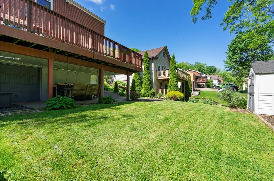 331 Gdn Rd, Pittsburgh PA 15227-3105 exterior