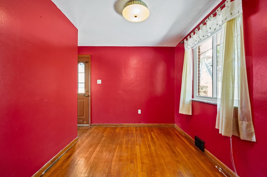 130 General Braddock Dr, Rankin PA 15104-2703 exterior