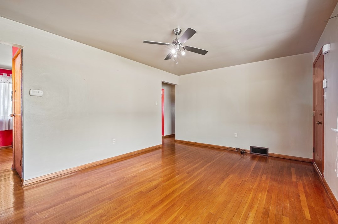 130 General Braddock Dr, Rankin PA 15104-2703 exterior