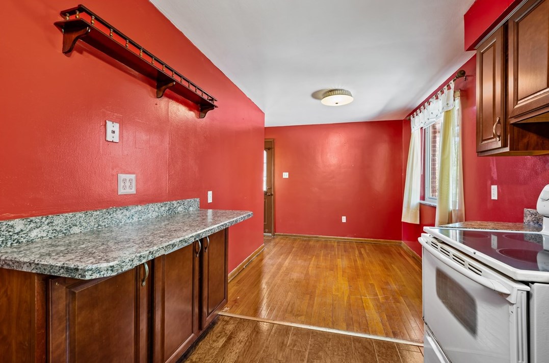 130 General Braddock Dr, Rankin PA 15104-2703 exterior