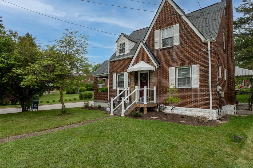 4401 W Run Rd, Whitaker, PA 15120