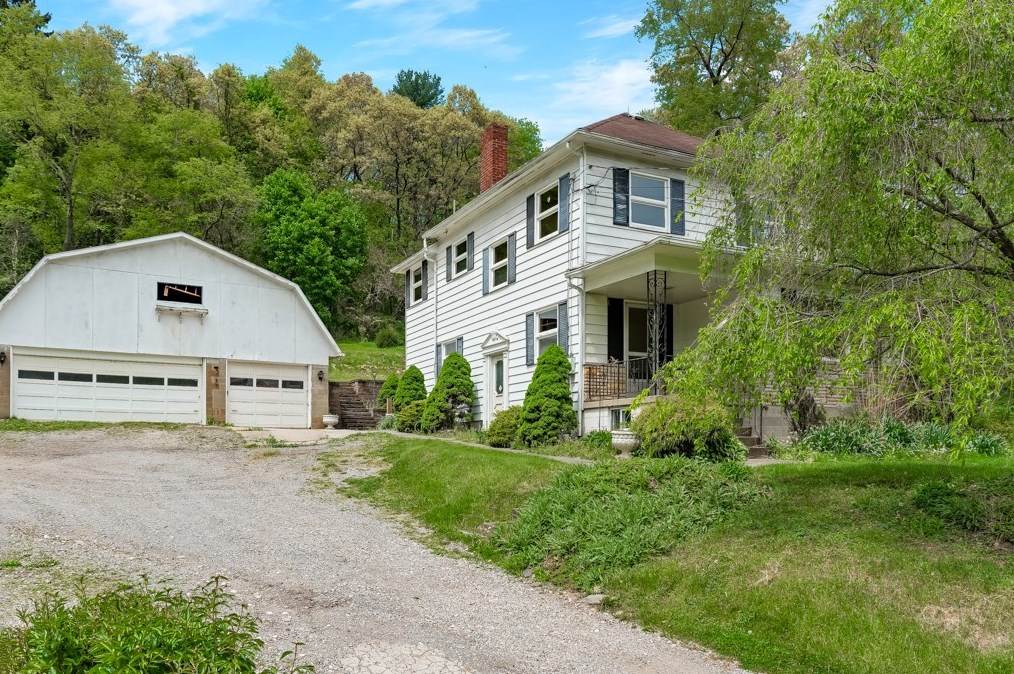 1468 Saxonburg Blvd, Tarentum, PA 15084-2419