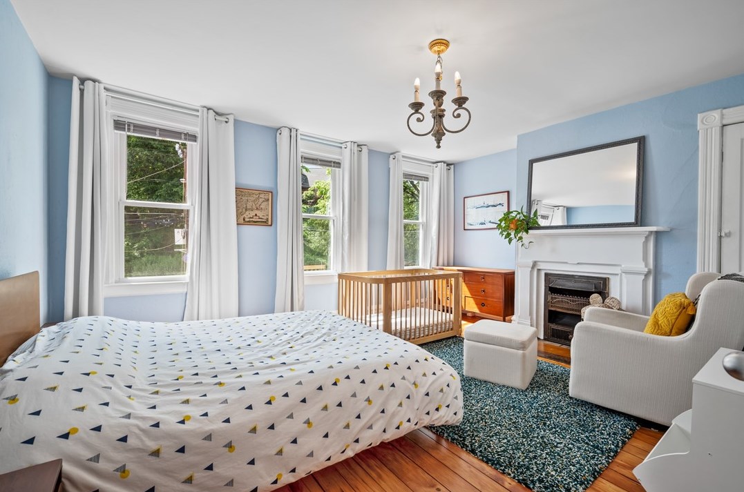 6731 Reynolds St, Pittsburgh PA  15206-4511 exterior