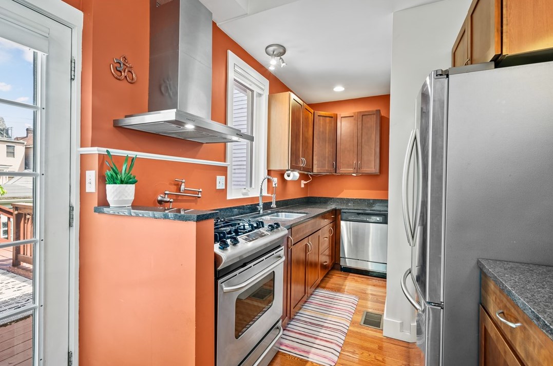 6731 Reynolds St, Pittsburgh PA  15206-4511 exterior