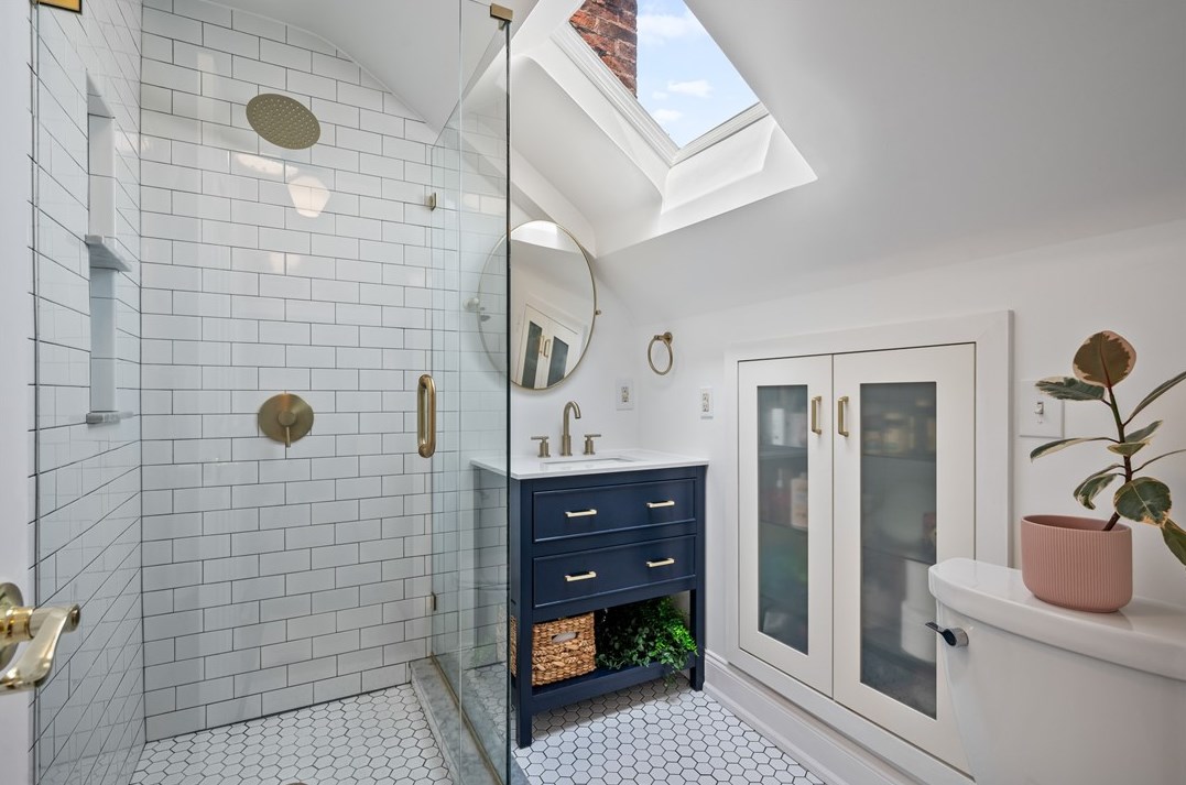 6731 Reynolds St, Pittsburgh PA  15206-4511 exterior