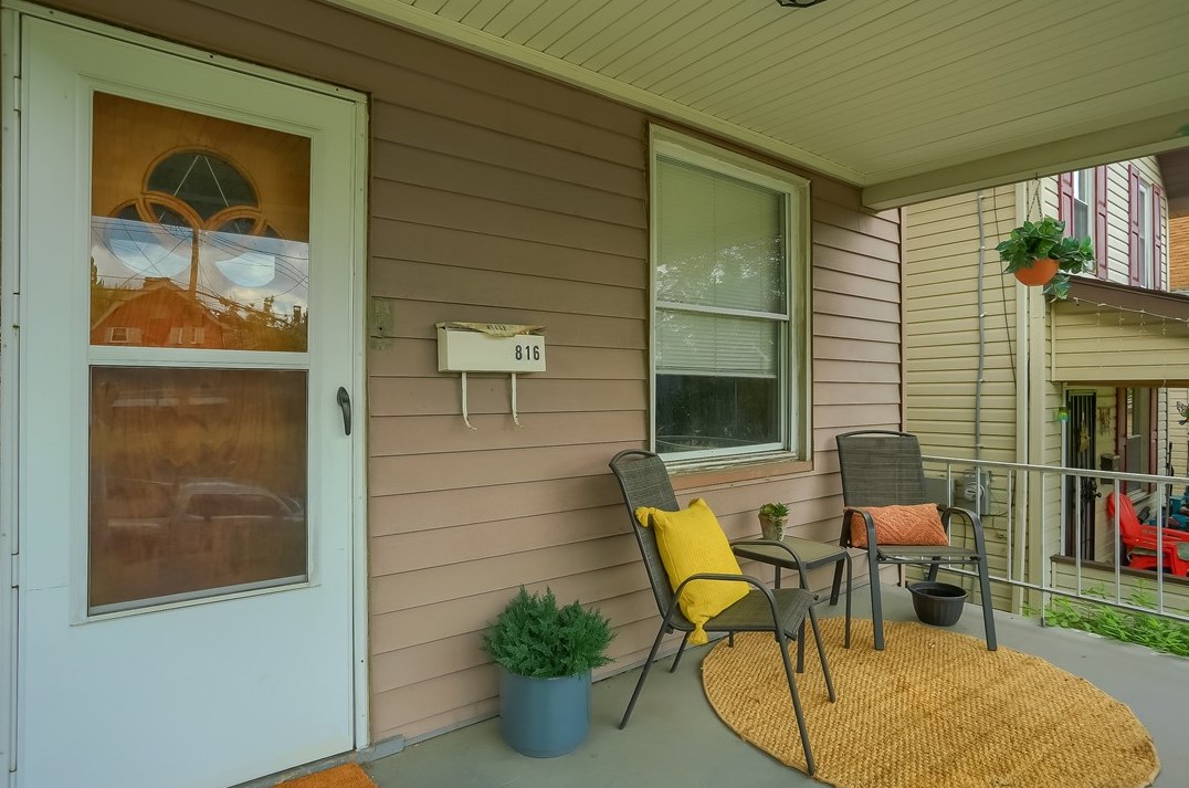 816 Ferree St, Moon Twp, PA 15108-2108
