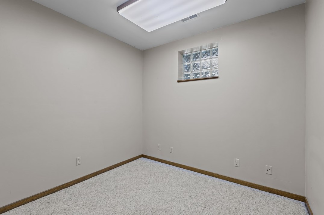 126 Crestview Mnr, Monongahela PA 15063-1102 exterior