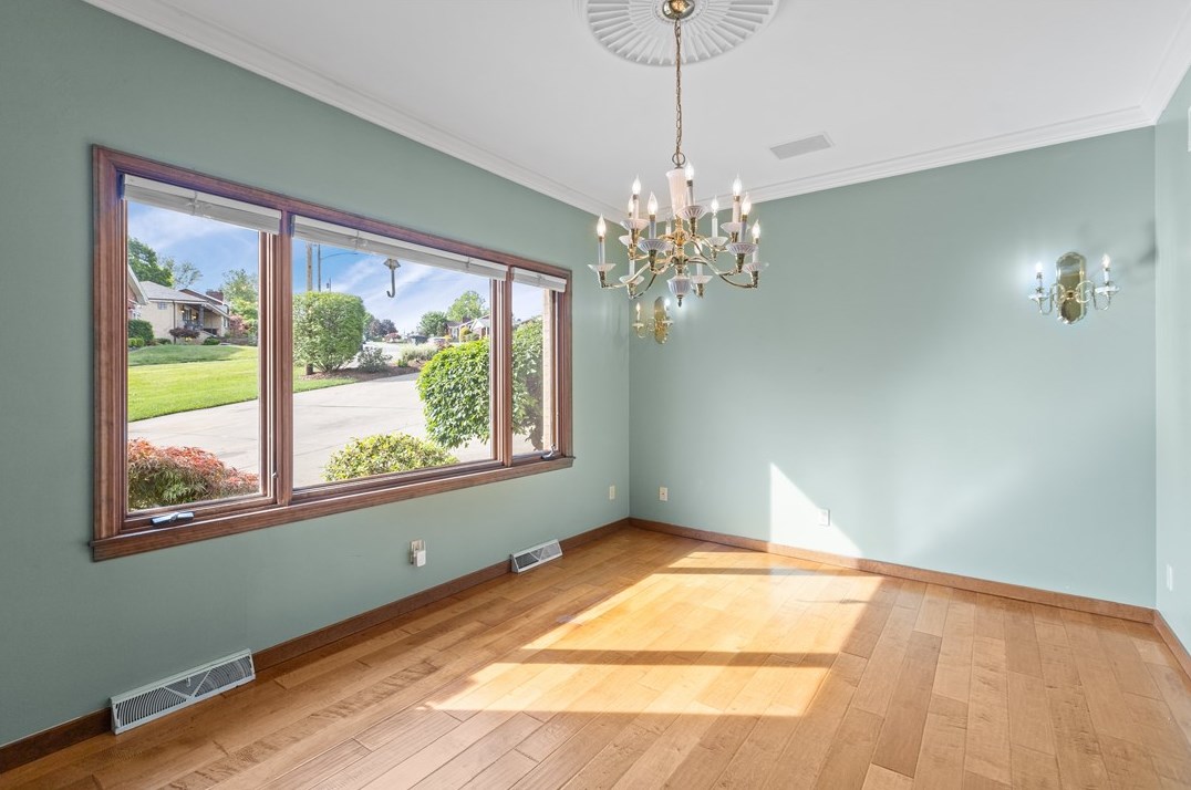 126 Crestview Mnr, Monongahela PA 15063-1102 exterior