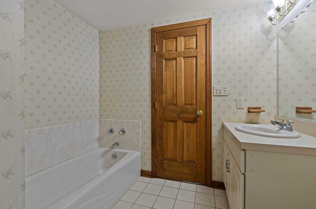 126 Crestview Mnr, Monongahela PA 15063-1102 exterior