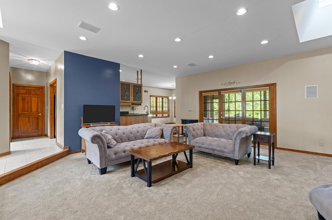 126 Crestview Mnr, Monongahela PA 15063-1102 exterior