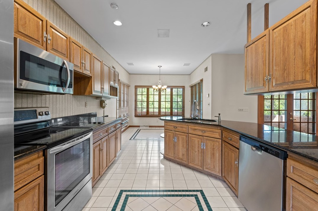 126 Crestview Mnr, Monongahela PA 15063-1102 exterior