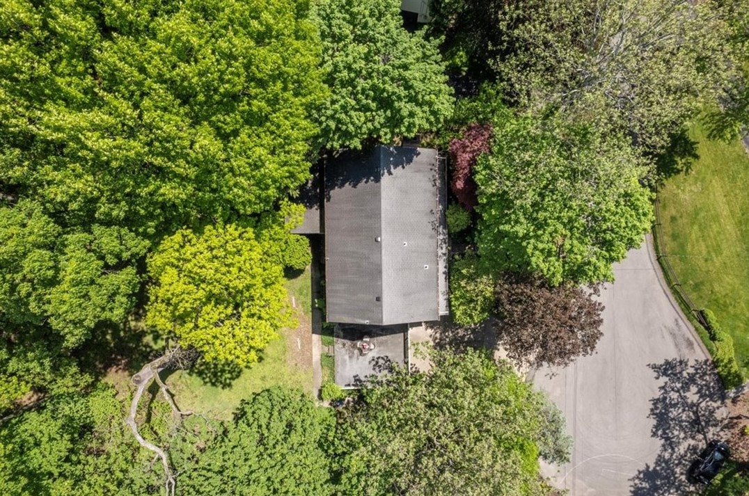 535 Guyasuta Rd, Pittsburgh, PA 15215