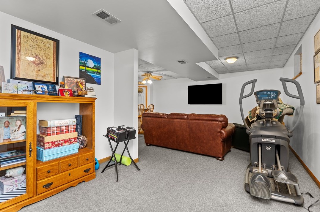 5137 Leroy Dr, Gibsonia PA 15044-8102 exterior