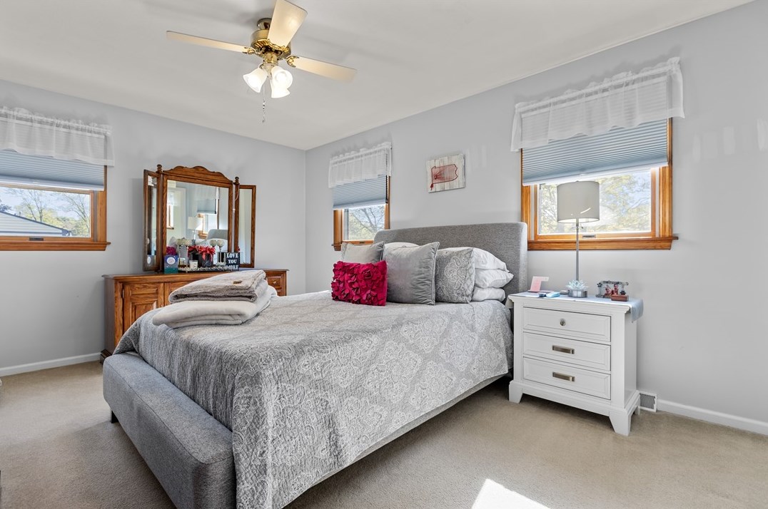 5137 Leroy Dr, Gibsonia PA 15044-8102 exterior