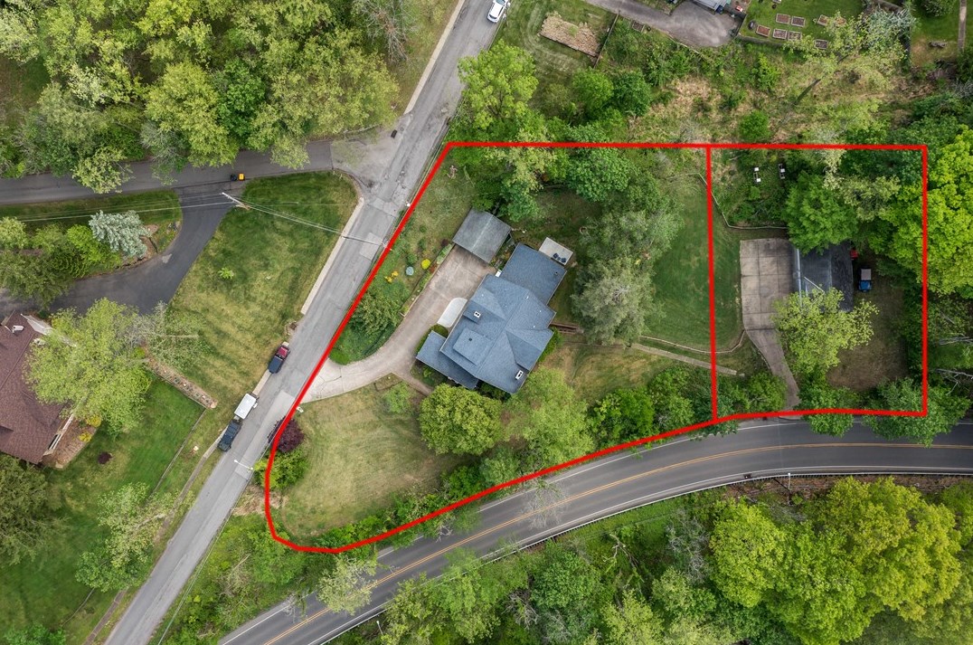 100 Woodford Rd, Bethel Park, PA 15102
