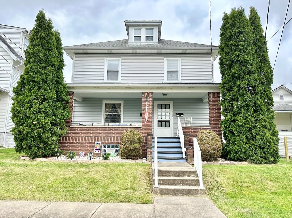 309 N 6th St, Youngwood, PA 15697