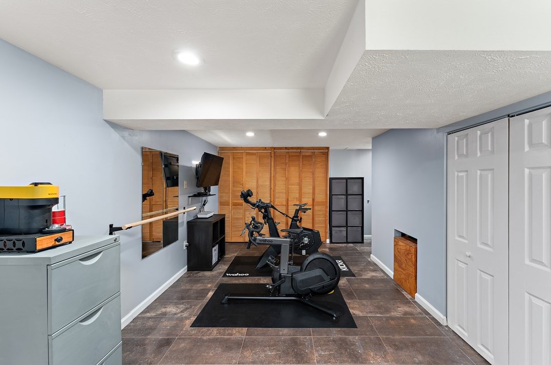 3504 Fox Chase Dr, Imperial PA  15126-9604 exterior